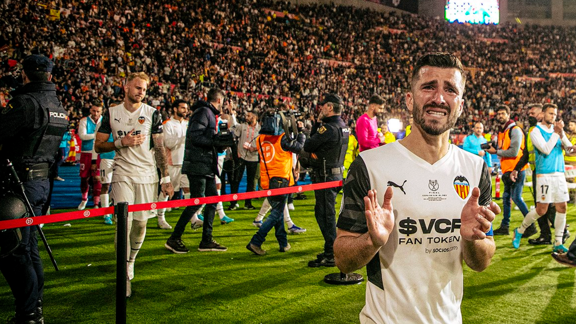 Gayà llora en La Cartuja tras perder la final de Copa de 2022