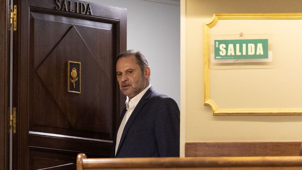 José Luis Ábalos anuncia que se jubila y se queja de que no le ha quedado otra opción tras ser "privado de todo ingreso": "Díganme de qué vivo"