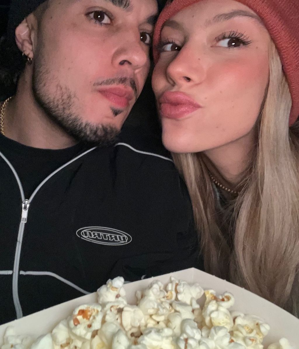 La foto de Alejandra Rubio y Carlo Costanzia, de cita en el cine