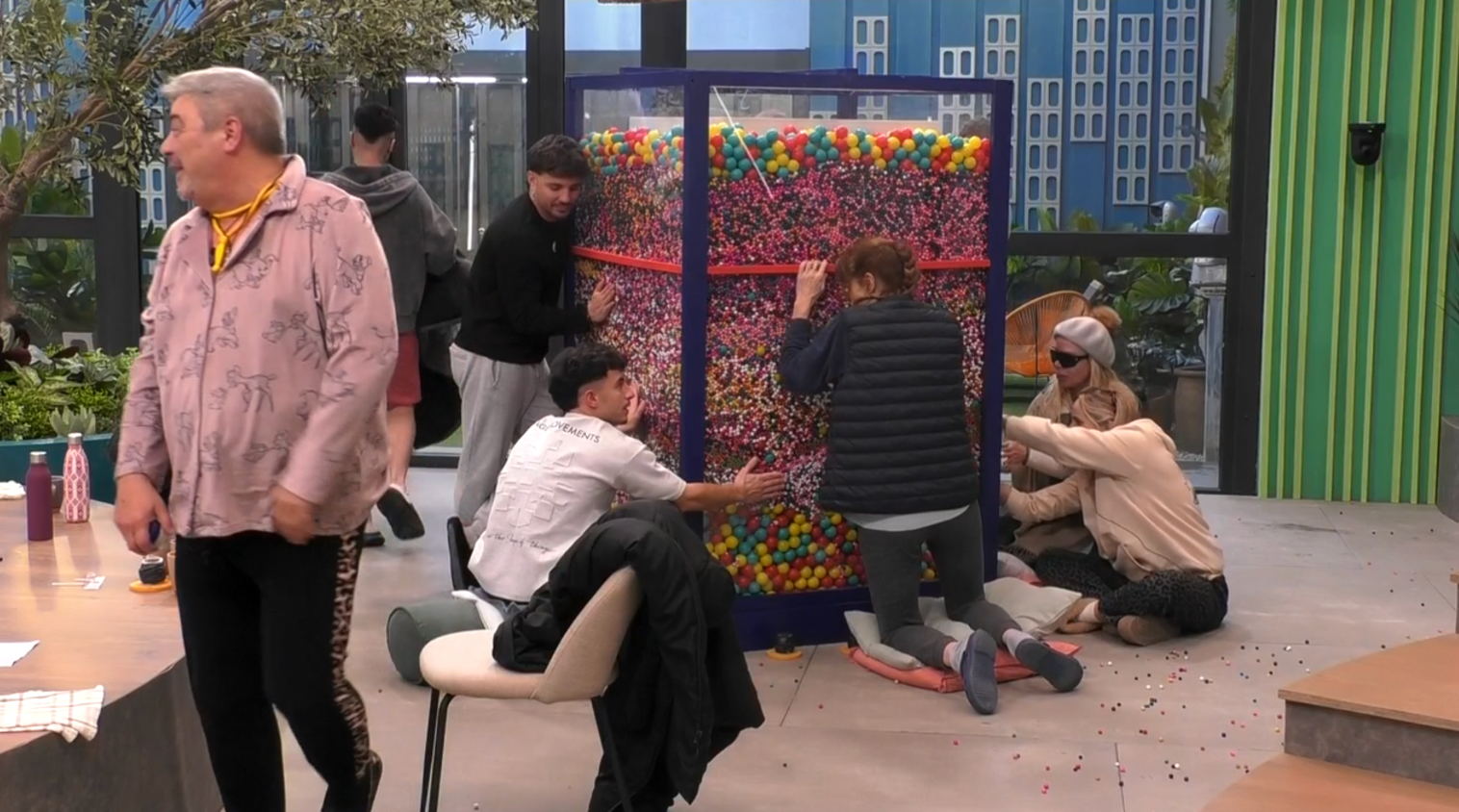 Las bolas de la prueba en el suelo