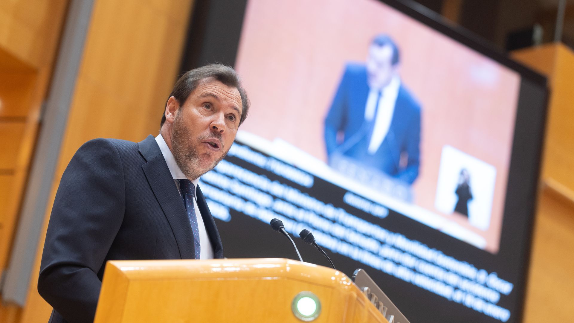 Puente explica que una renovación integral de una línea de alta velocidad no significa "levantarla entera y volverla a construir"