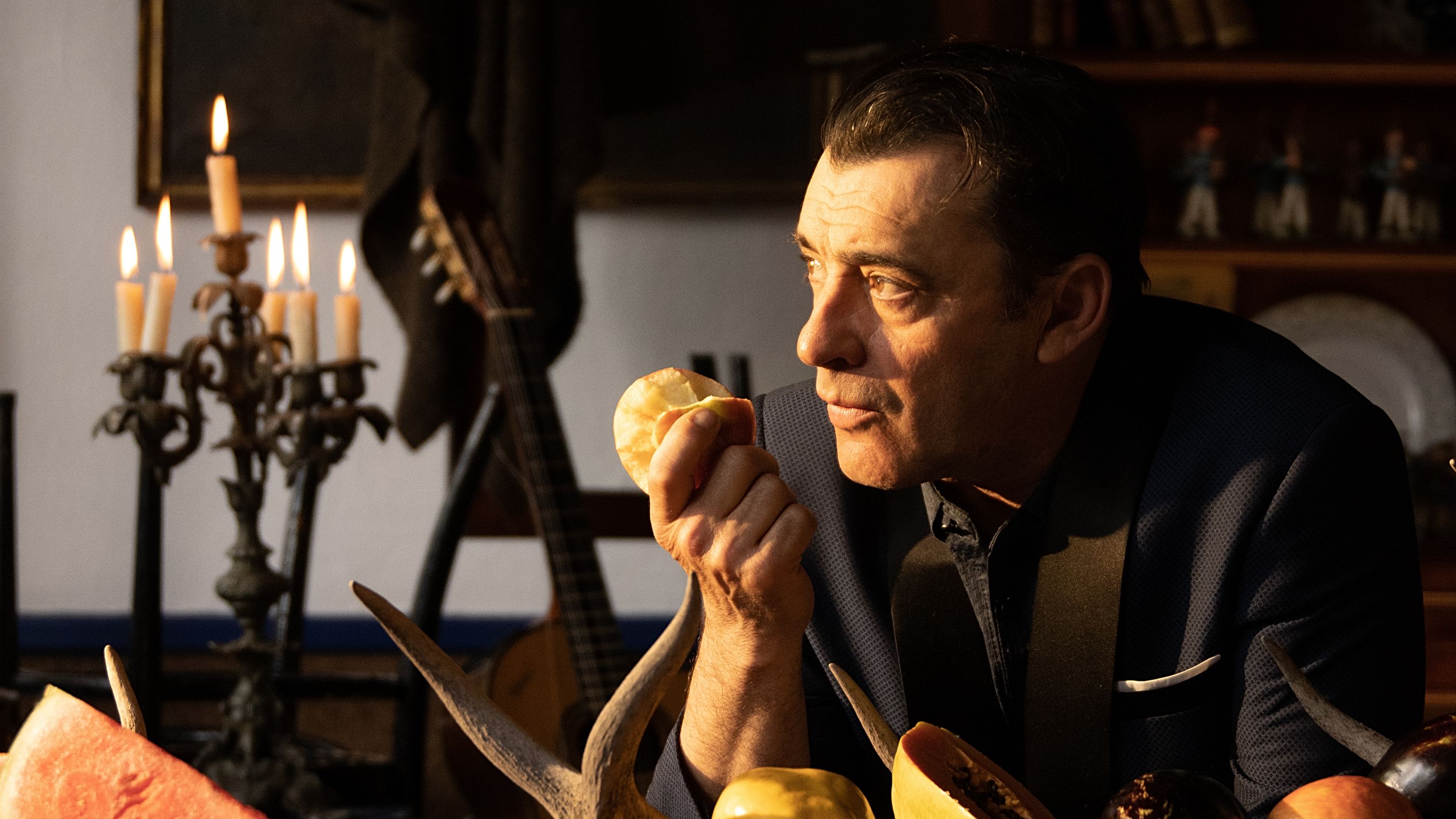 Zenet vuelve a dar un buen mordisco a la música romántica con sabor latino.