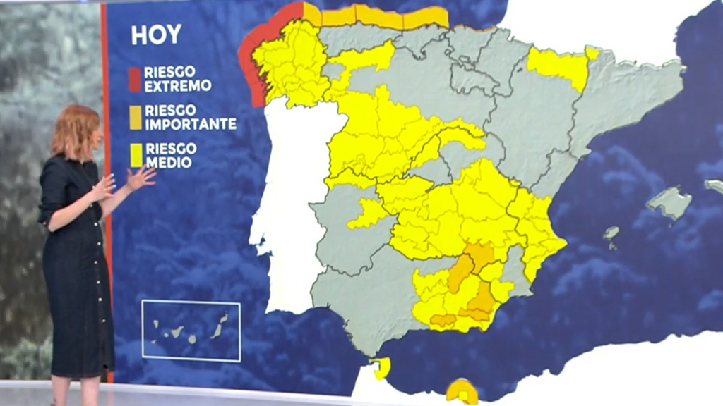 Galicia, en alerta roja por olas de más de diez metros en un fin de semana marcado por el viento