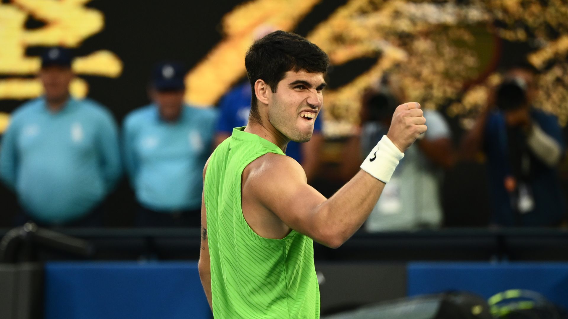 Carlos Alcaraz celebrando un punto en el Australian Open