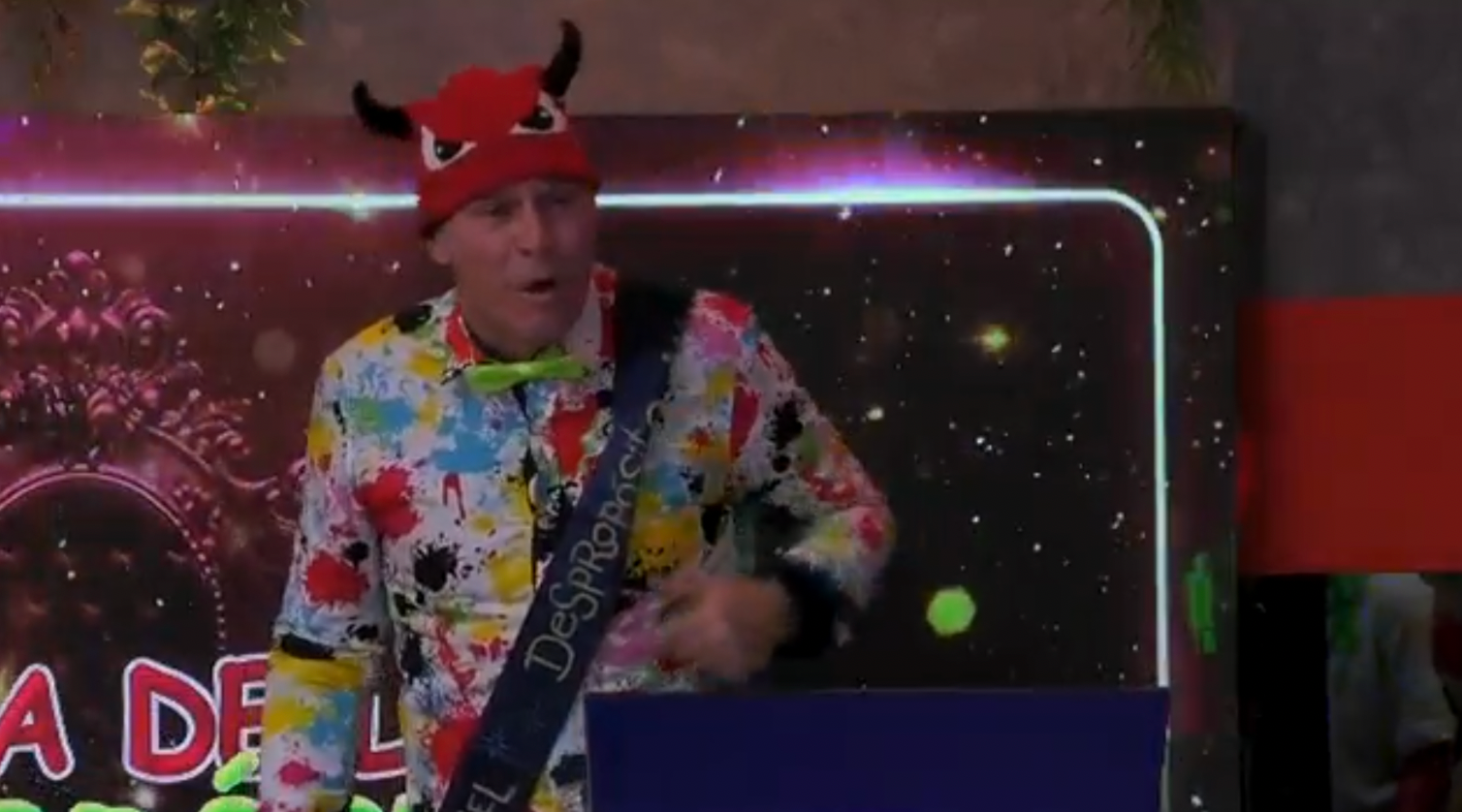 Carlos en su discurso de ganador