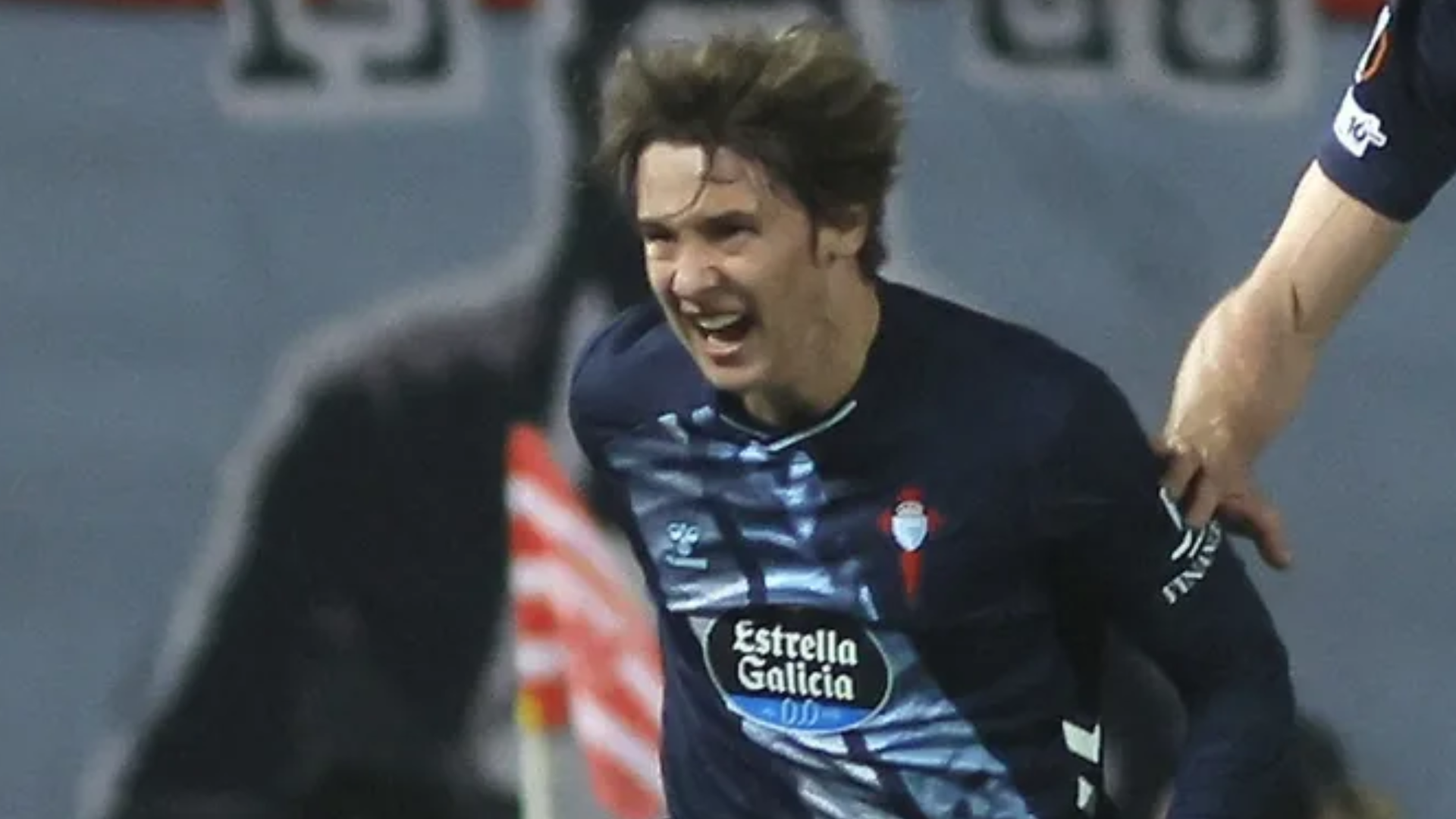 Fer López celebra su gol al Estrella Roja Fer López celebra su gol al Estrella Roja