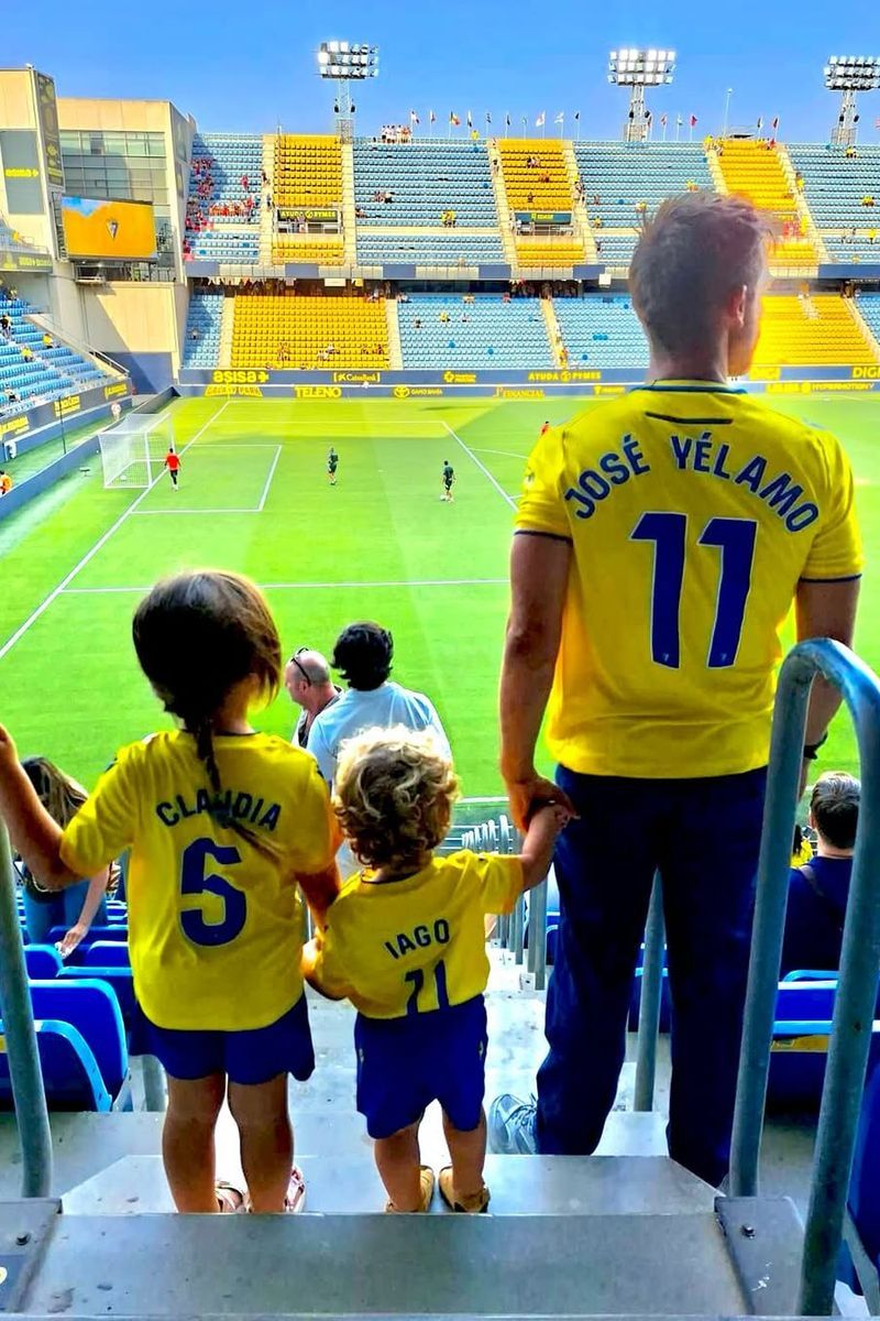 José Yélamo y sus dos hijos, Claudia y Iago, el pasado verano