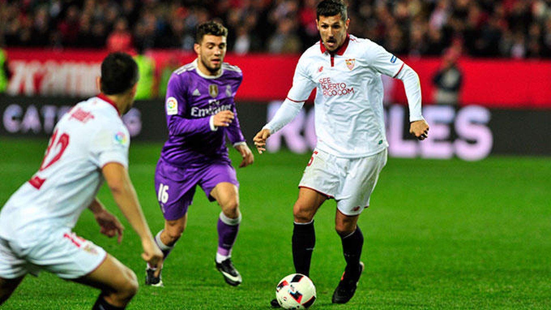 Stevan Jovetic, recién llegado al Sevilla