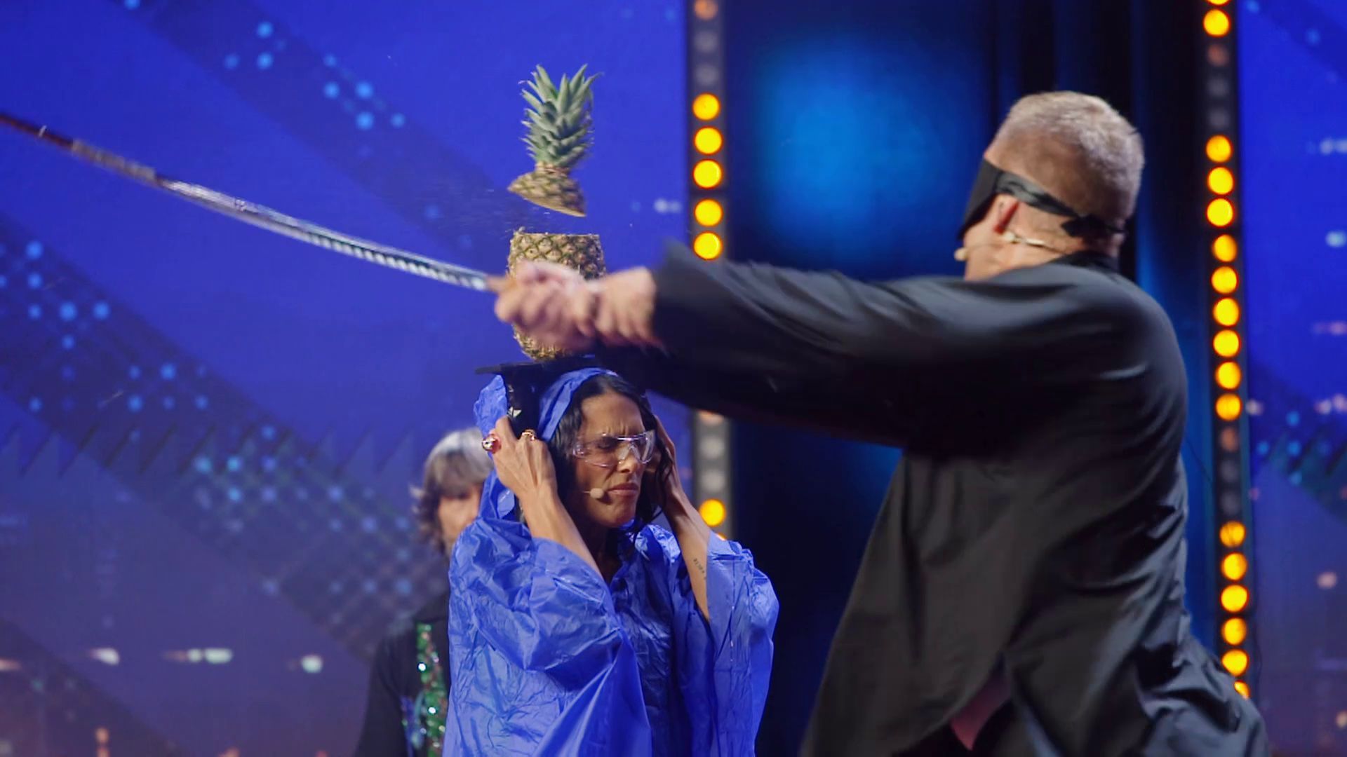 Lorena Castell durante la actuación de Manni