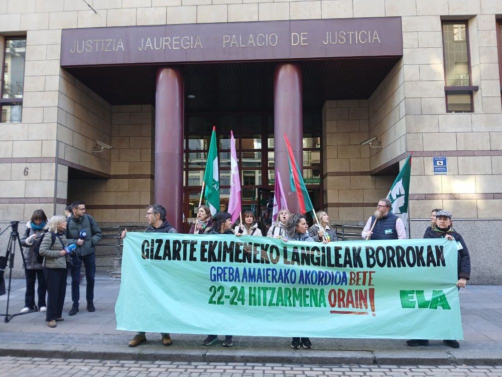 Protesta de ELA ante el TSJPV