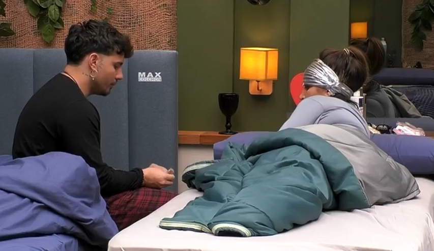 Raquel comparte el botín con Manuel