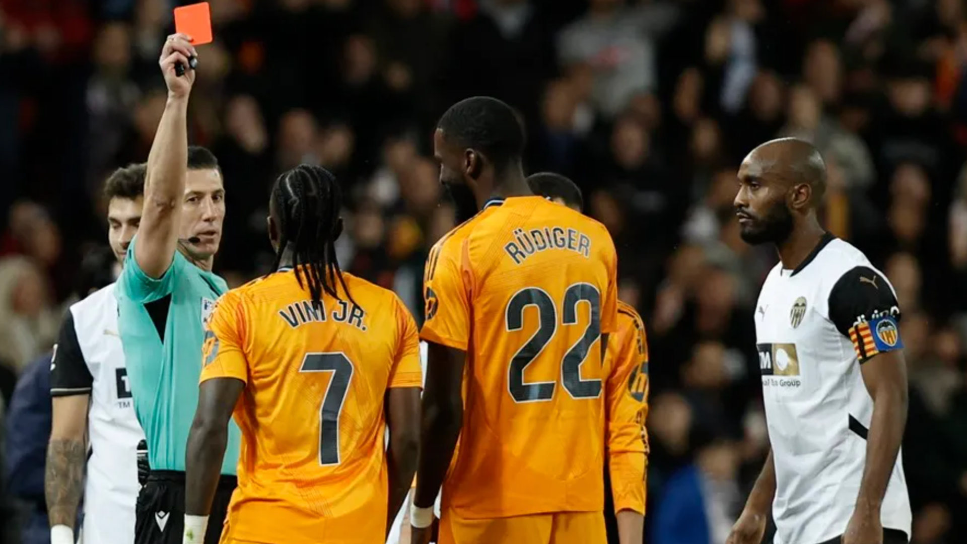Vinicius expulsado en Mestalla