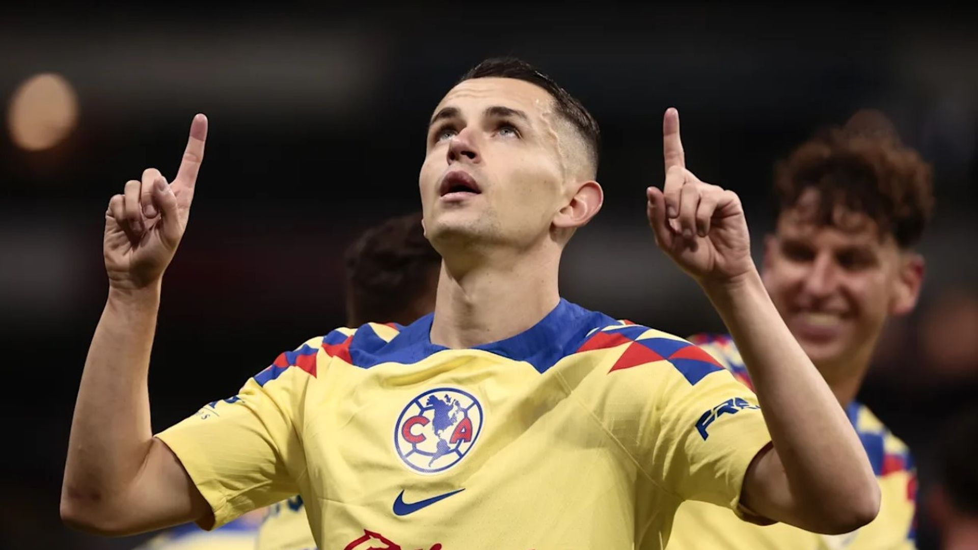 Álvaro Fidalgo celebra un gol con el América