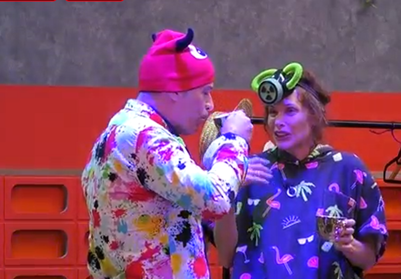 Carlos departe con Cristina