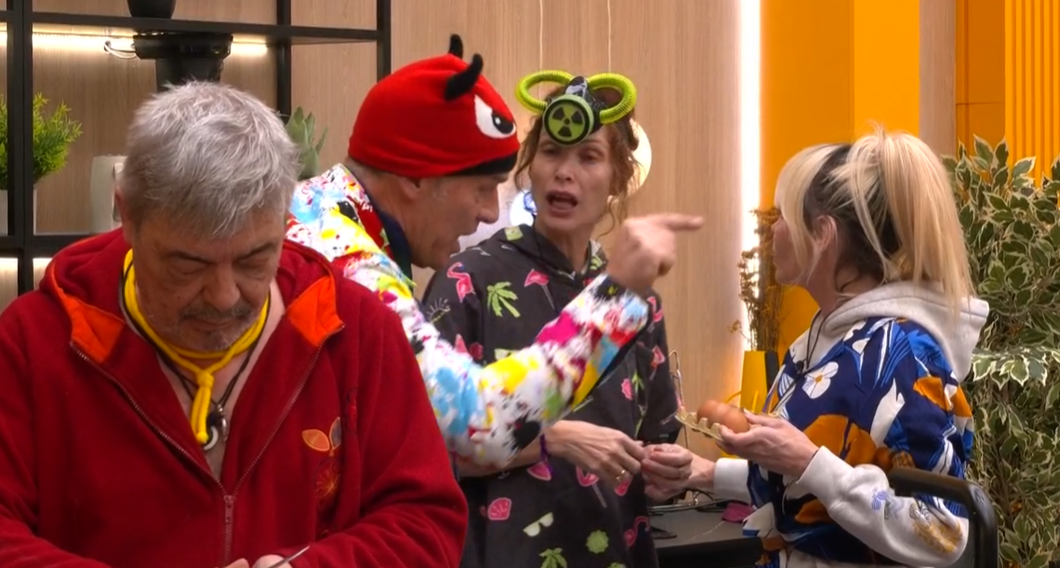 Carlos estalla contra Sonia y Cristina