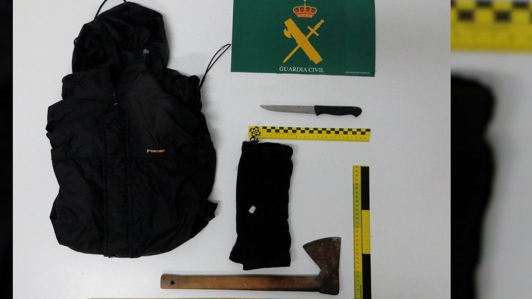 Detenido un hombre por atracar un comercio en Tíjola con un hacha