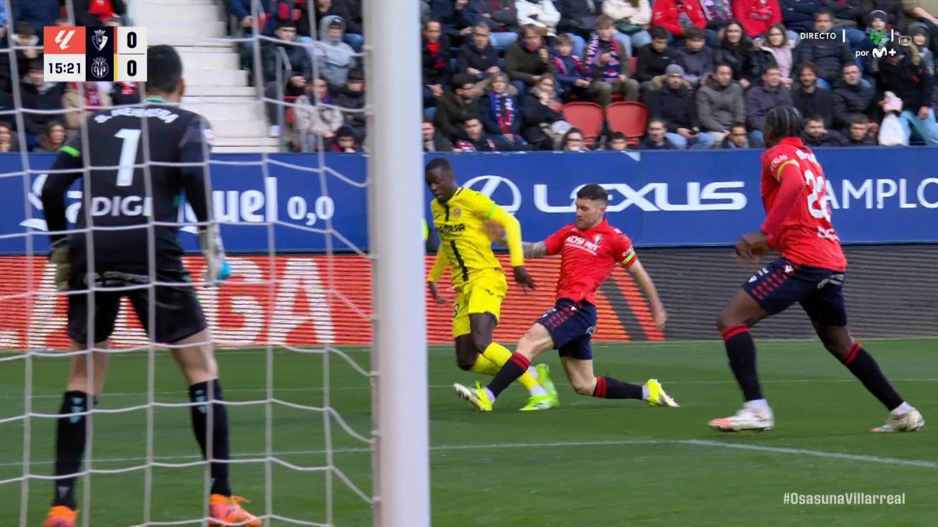 Instante de la jugada polémica en el Osasuna - Villarreal Instante de la jugada polémica en el Osasuna - Villarreal