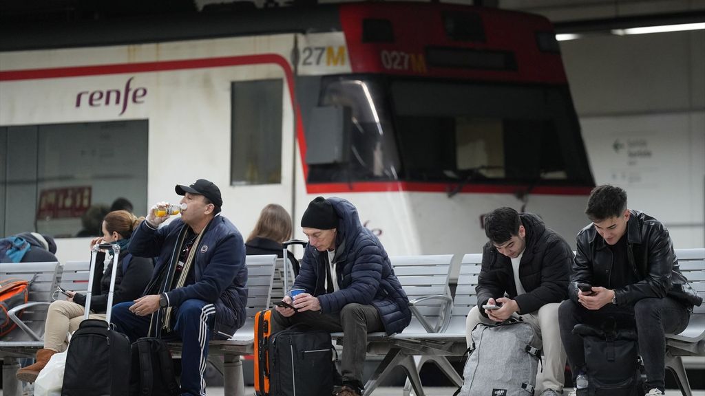 Rodalies opera con una decena de tramos con servicio de bus y limitaciones de velocidad