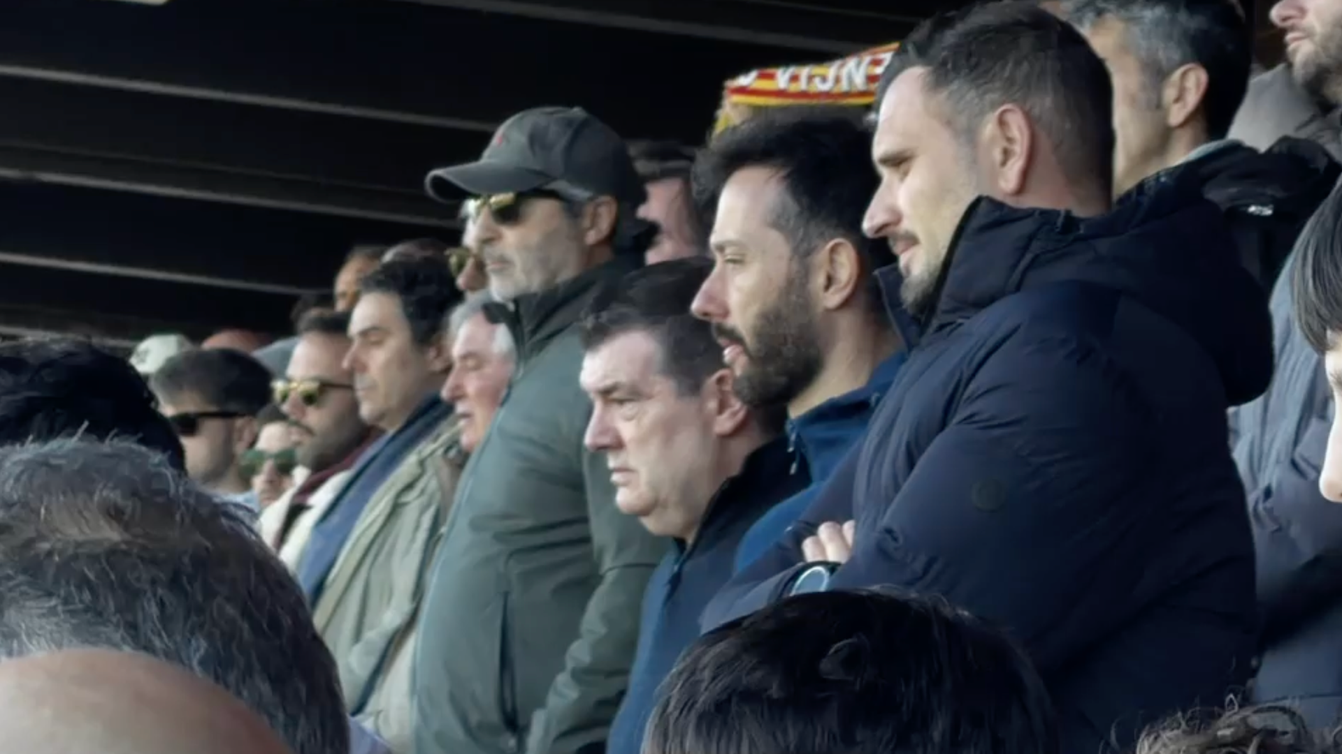 Ron Gourlay y Carlos Corberán viendo al VCF Mestalla