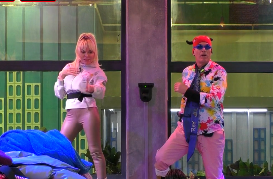 Sonia baila con Carlos su tema musical