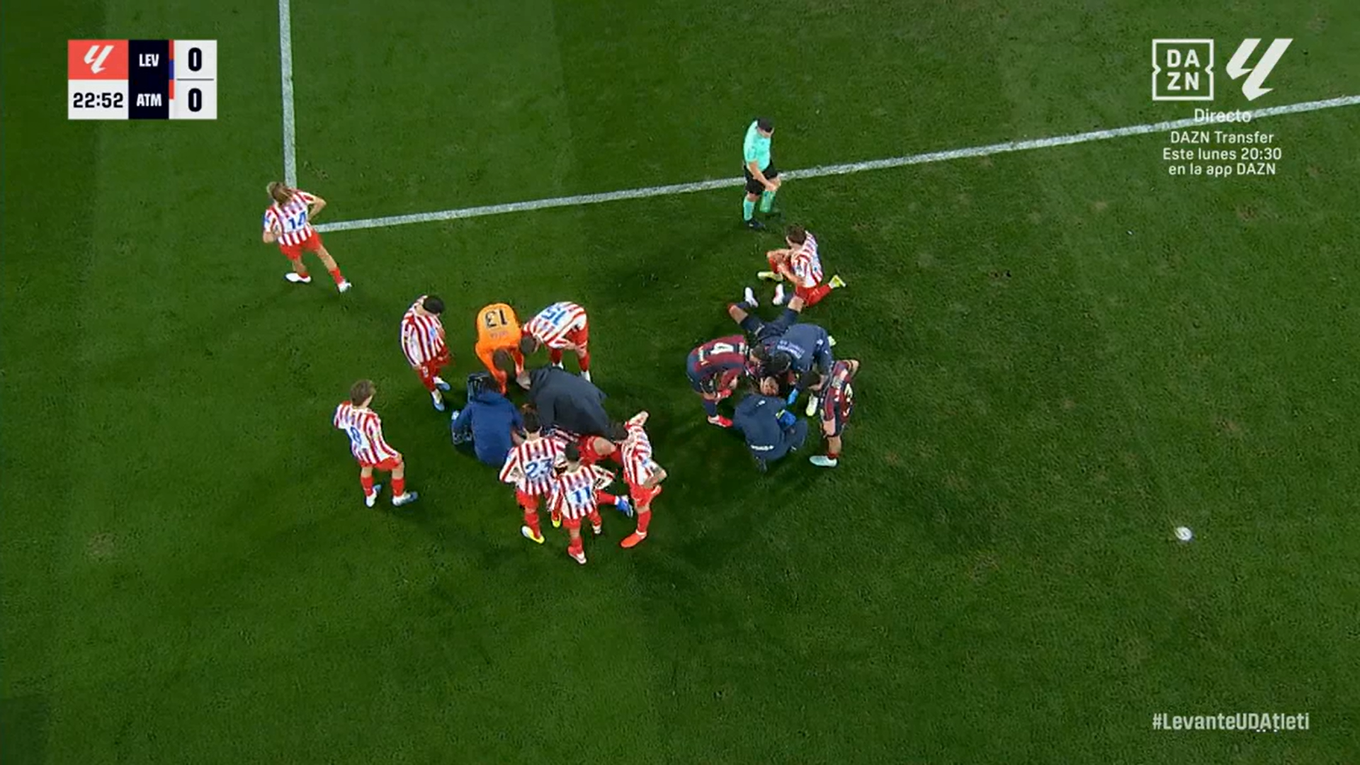 Sorloth y Matías Moreno, atendidos tras su choque