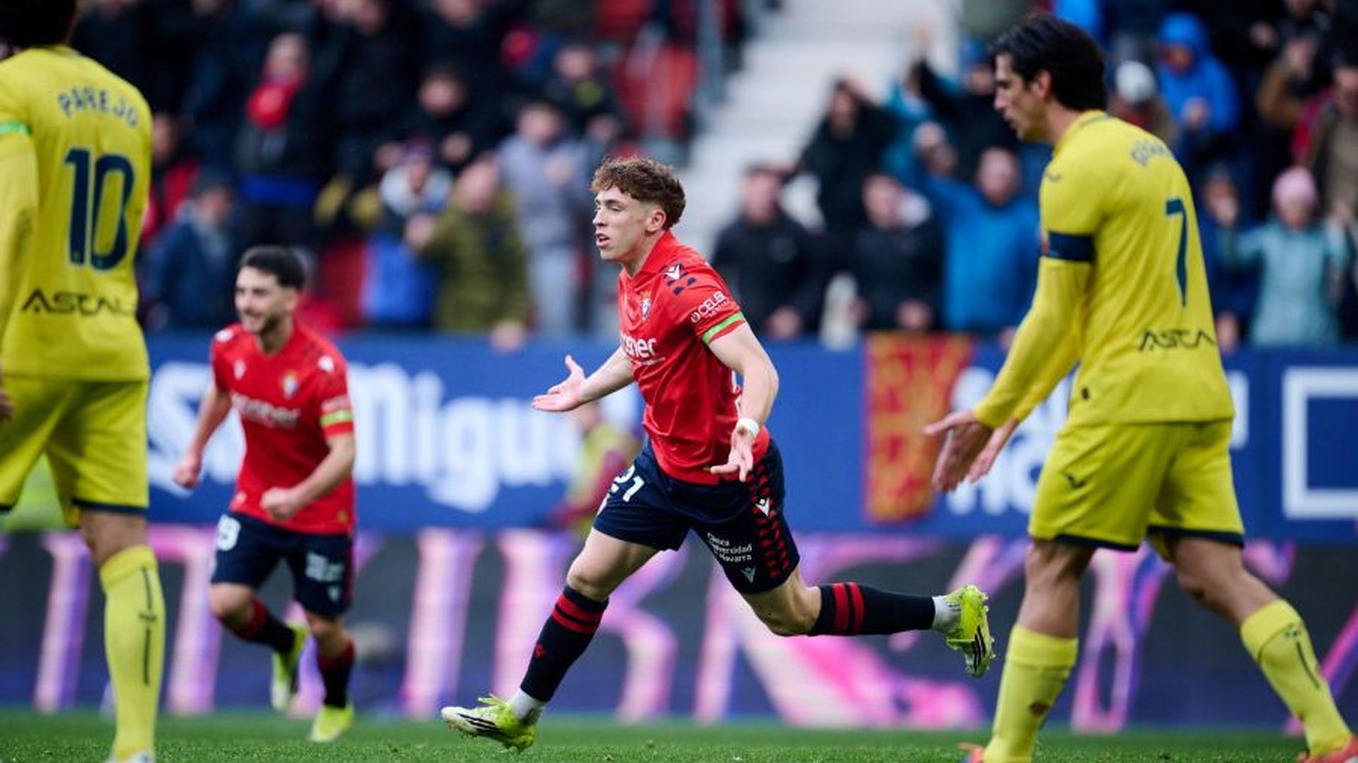 Víctor Muñoz celebra su gol ante el Villarreal Víctor Muñoz celebra su gol ante el Villarreal