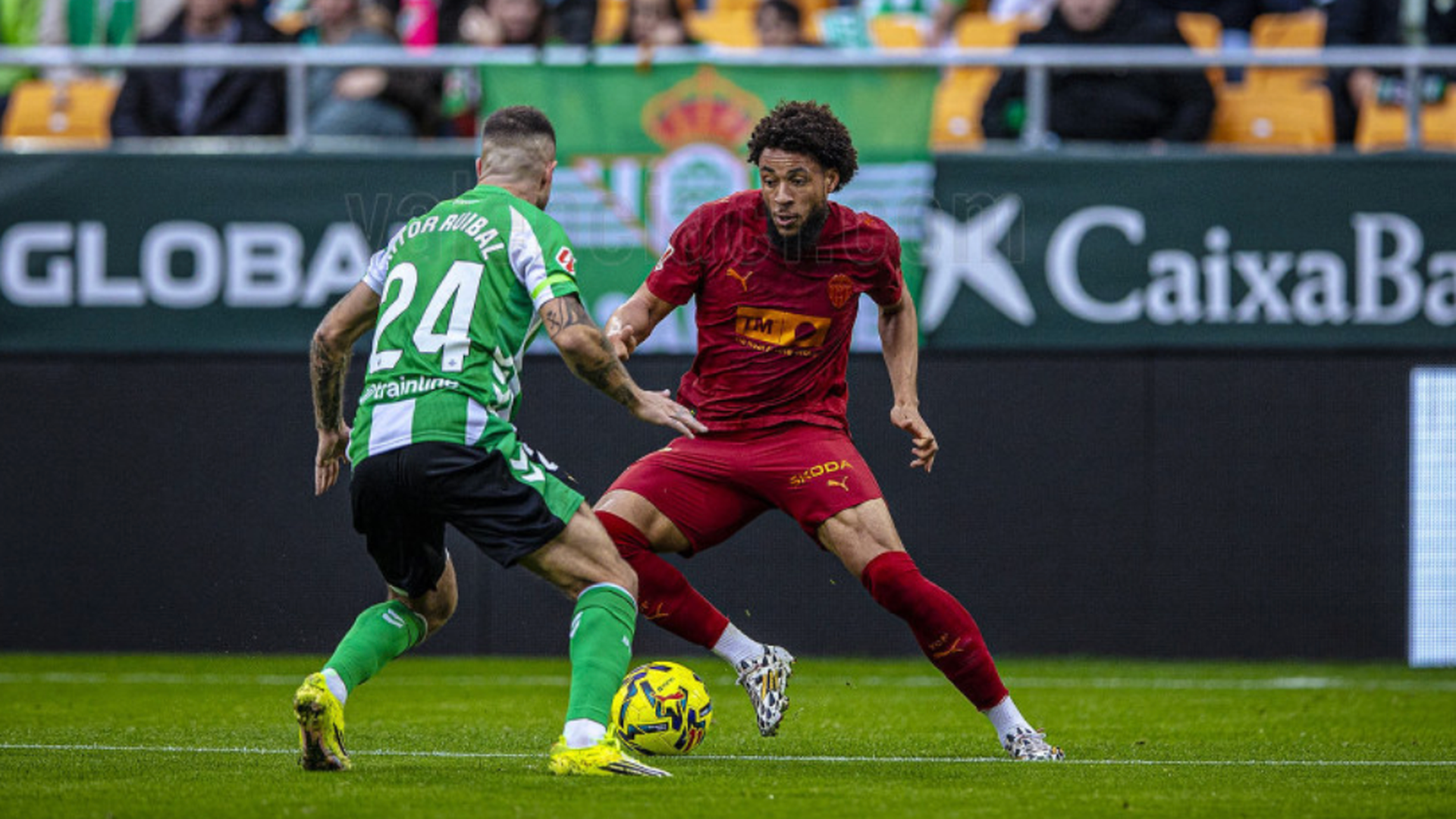 Arnaut Danjuma ante el Betis