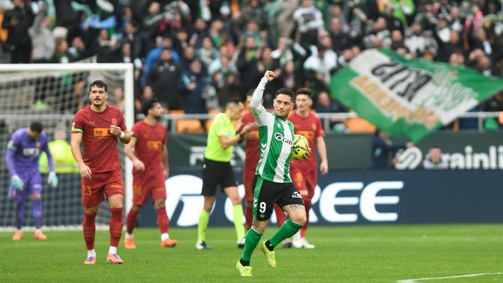 El Chimy Ávila, ante el Valencia