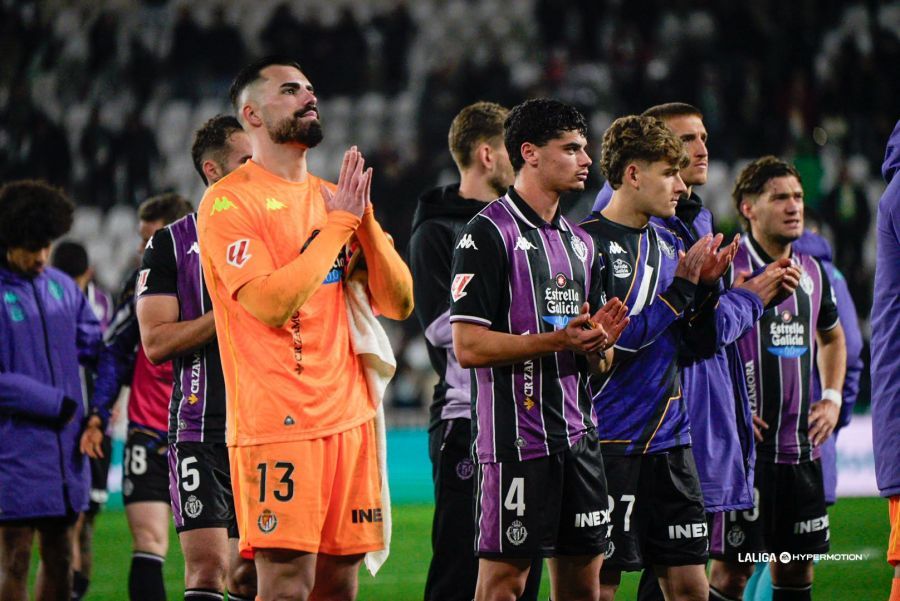 Guilherme pide perdón a la afición junto al resto de compañeros.