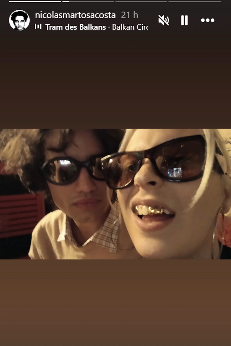 Nicolás Martos comparte una imágen con Dora Postigo
