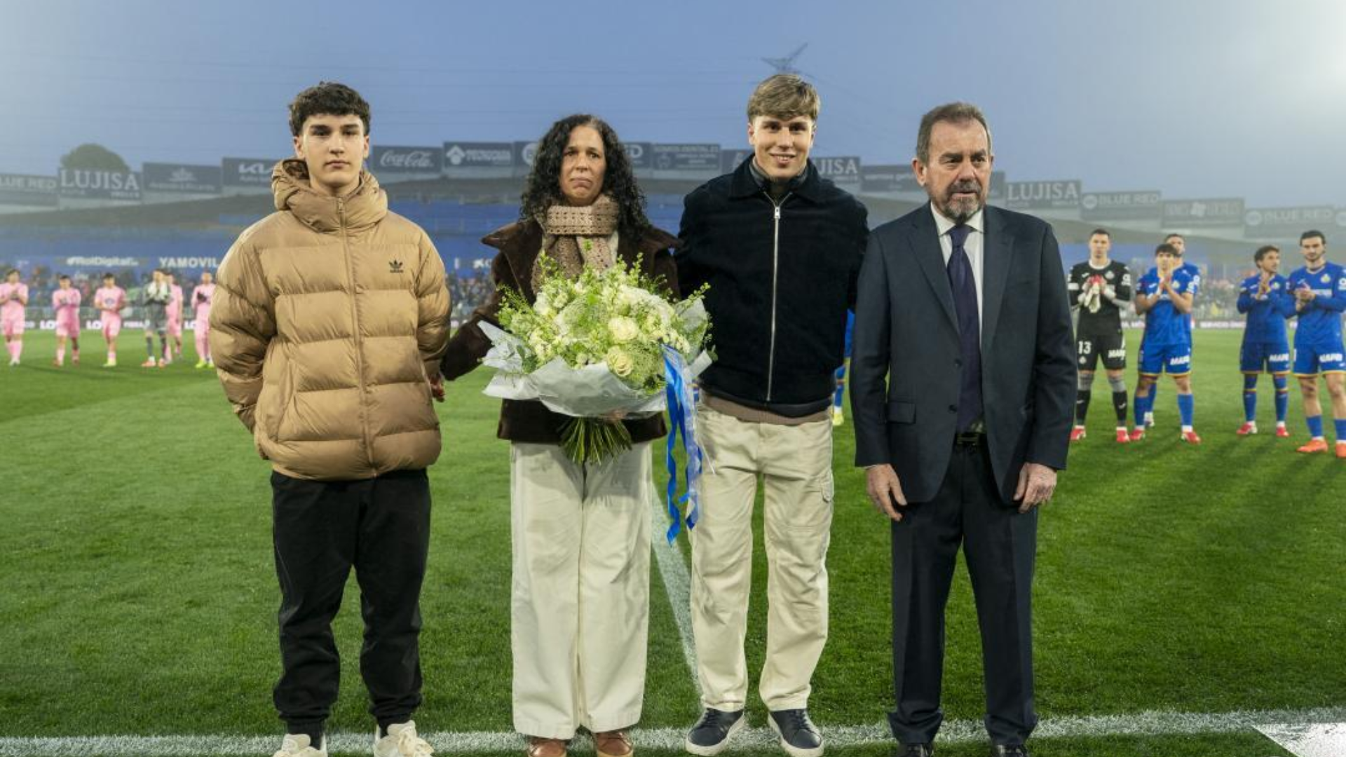 Ángel Torres, junto a Davinchi y su familia