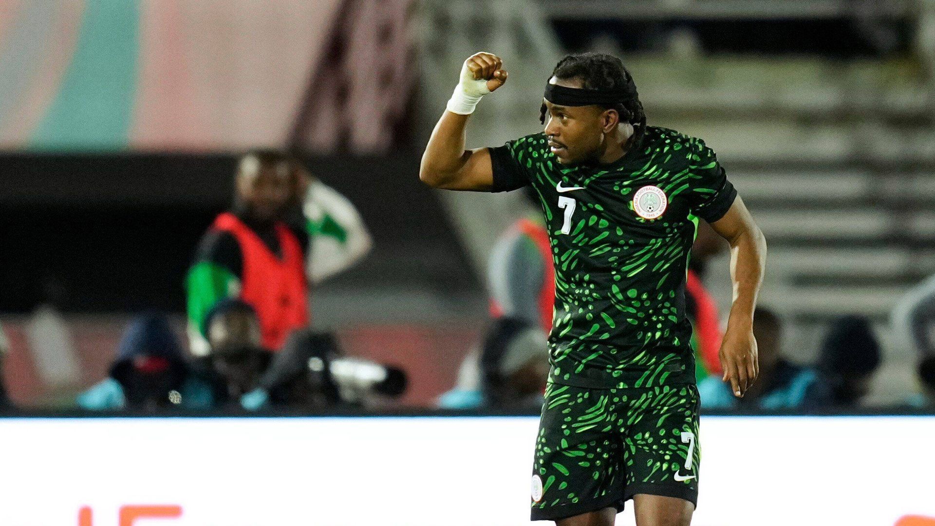 Ademola Lookman en un partido de la Copa África