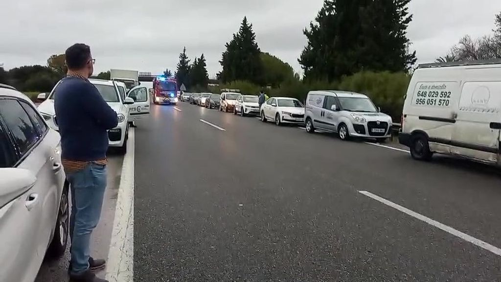 Cortada la AP-4 sentido Cádiz por desprendimientos provocados por las intensas lluvias entre Los Palacios y Las Cabezas