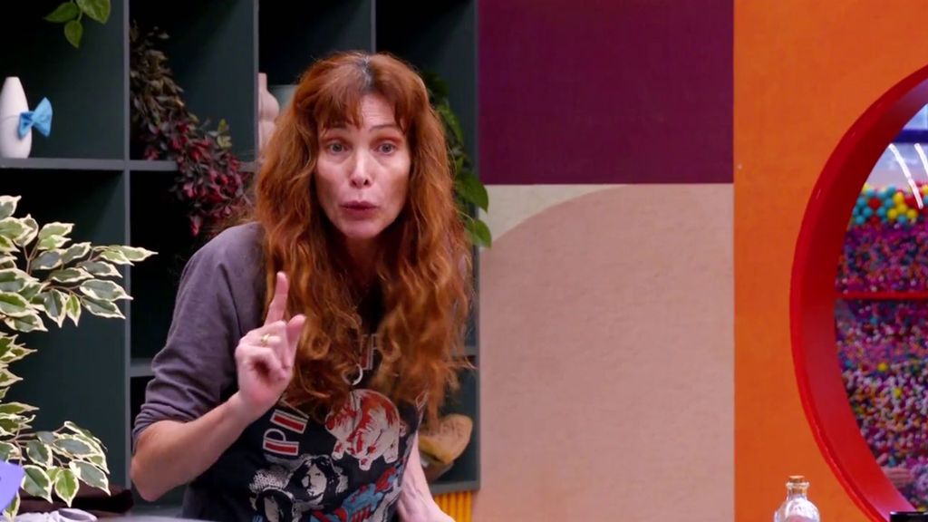 Gloria González explota al ser llamada "puta" por Cristina Piaget y esta se justifica: "Es una profesión, es una funcionaria del amor"