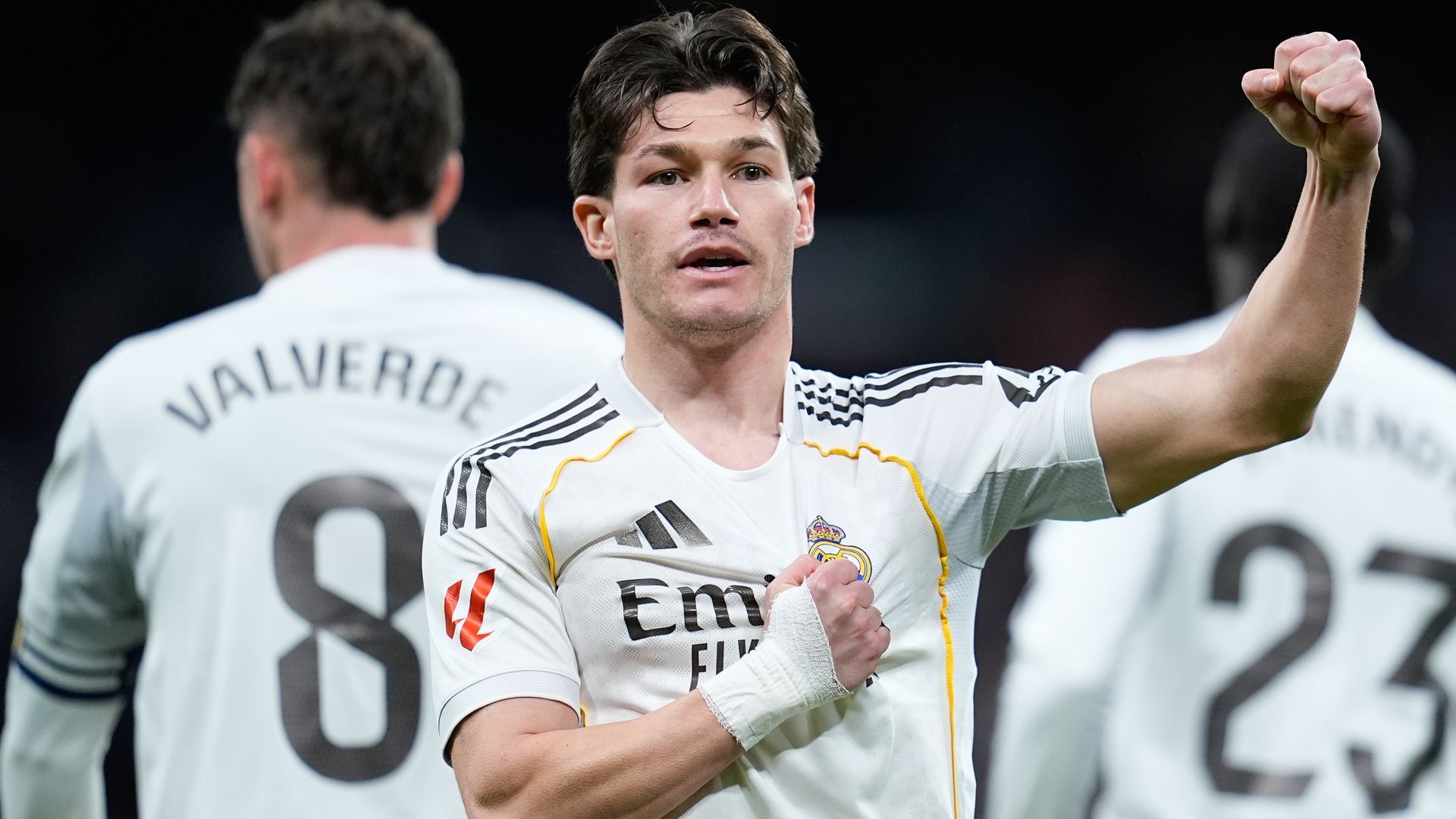 Fran García celebrando su gol con el Rayo Vallecano