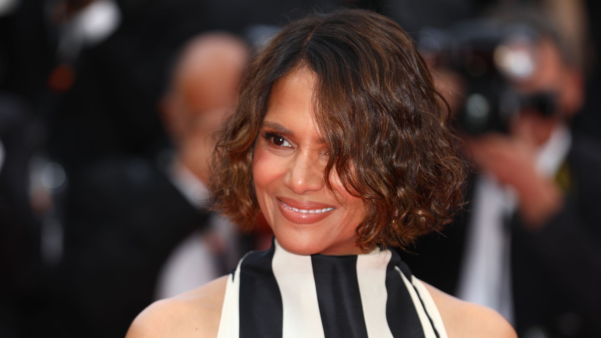 Halle Berry, sobre el estigma de las relaciones sexuales tras los 50