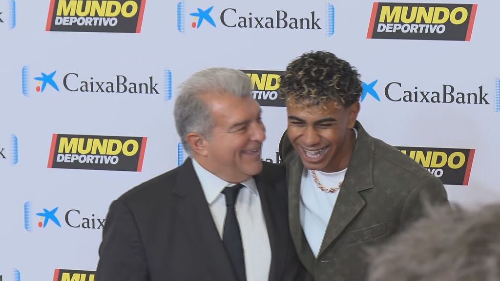 El nuevo show de Joan Laporta: raja del "piscinazo" de Mbappé, casi se cae y vacila con Lamine Yamal