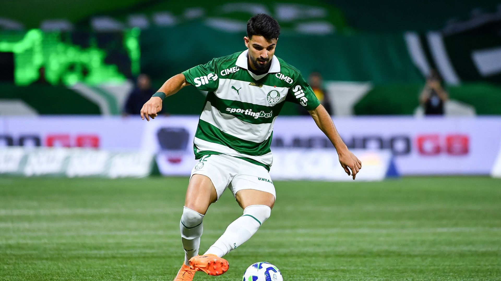 José López durante un partido con Palmeiras José López durante un partido con Palmeiras