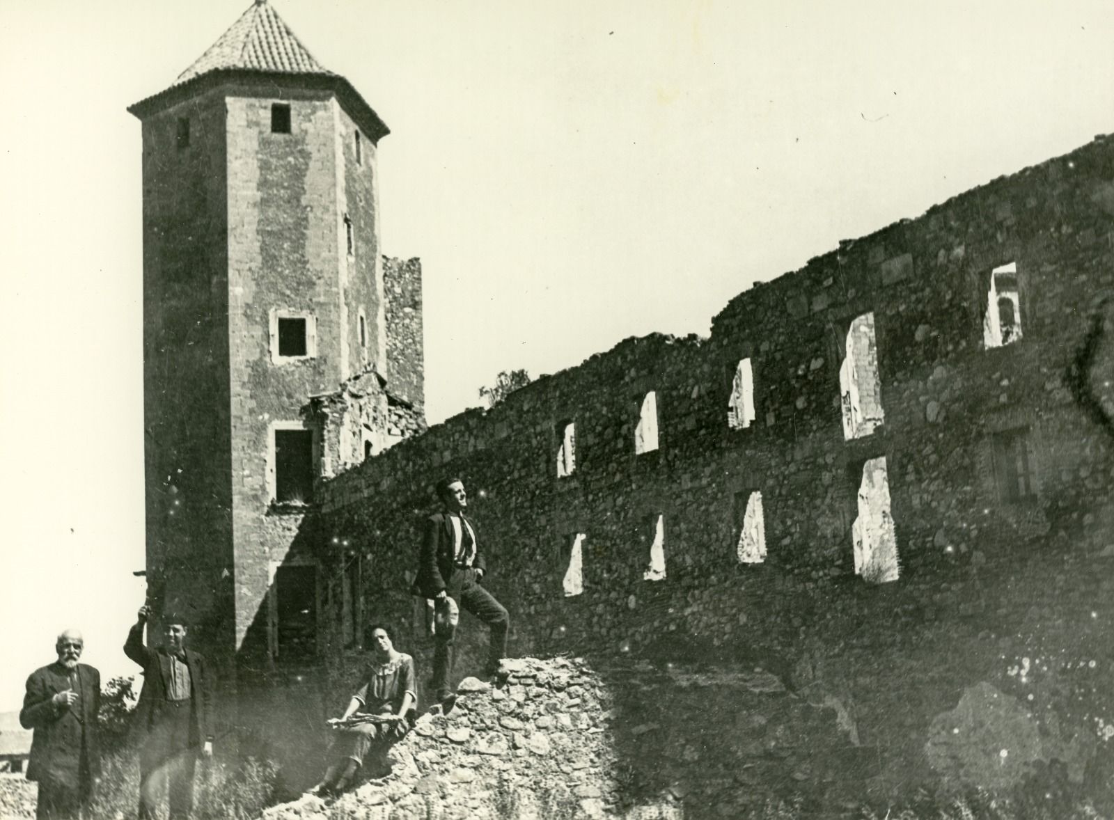 Josep Maria rescata del olvido 2.000 fotografías para mantener vivo el legado de Vimbodí y Poblet