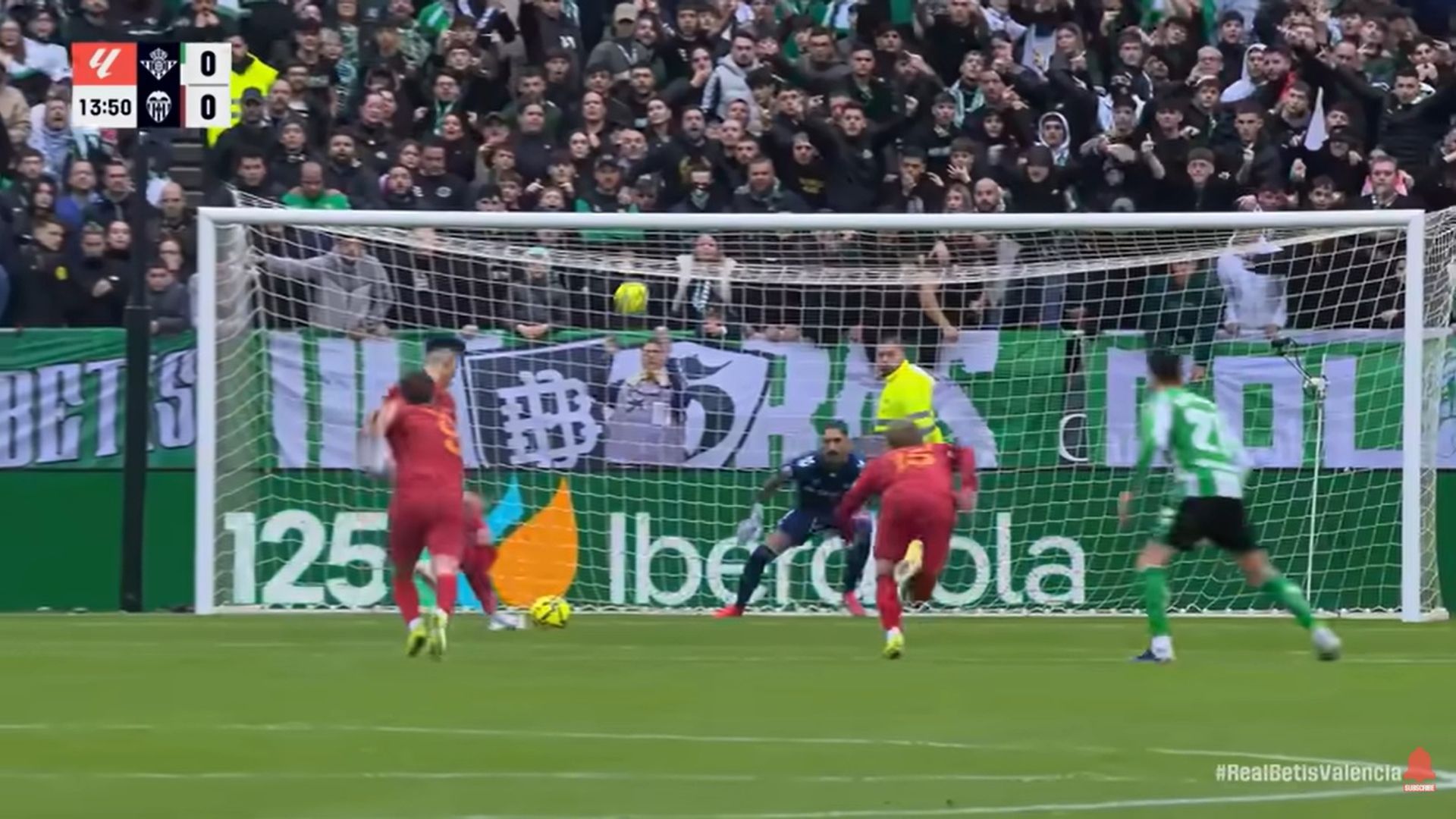 La recogepelotas intentó despistar a Pepelu La recogepelotas intentó despistar a Pepelu