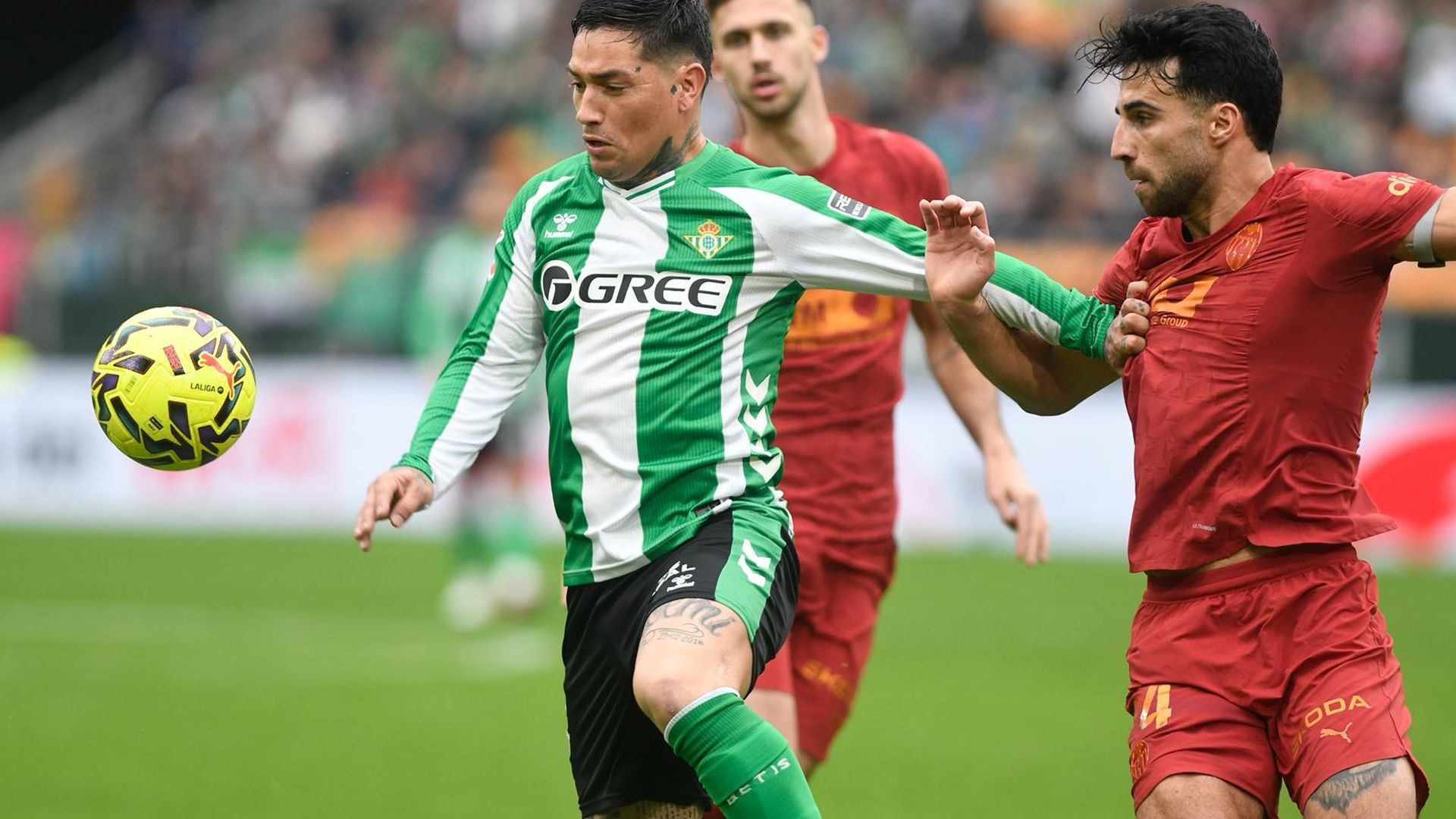 Chimy Ávila, ante el Valencia.