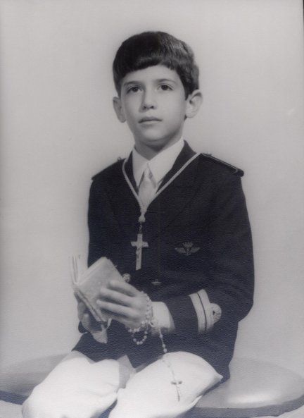 Cuando era un niño Carlos Lozano estaba acomplejado por el tamaño de sus orejas