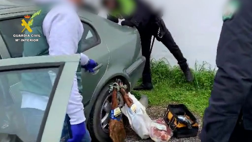 Detenido en Sevilla tras robar un coche y empotrarlo contra un comercio para llevarse unos jamones