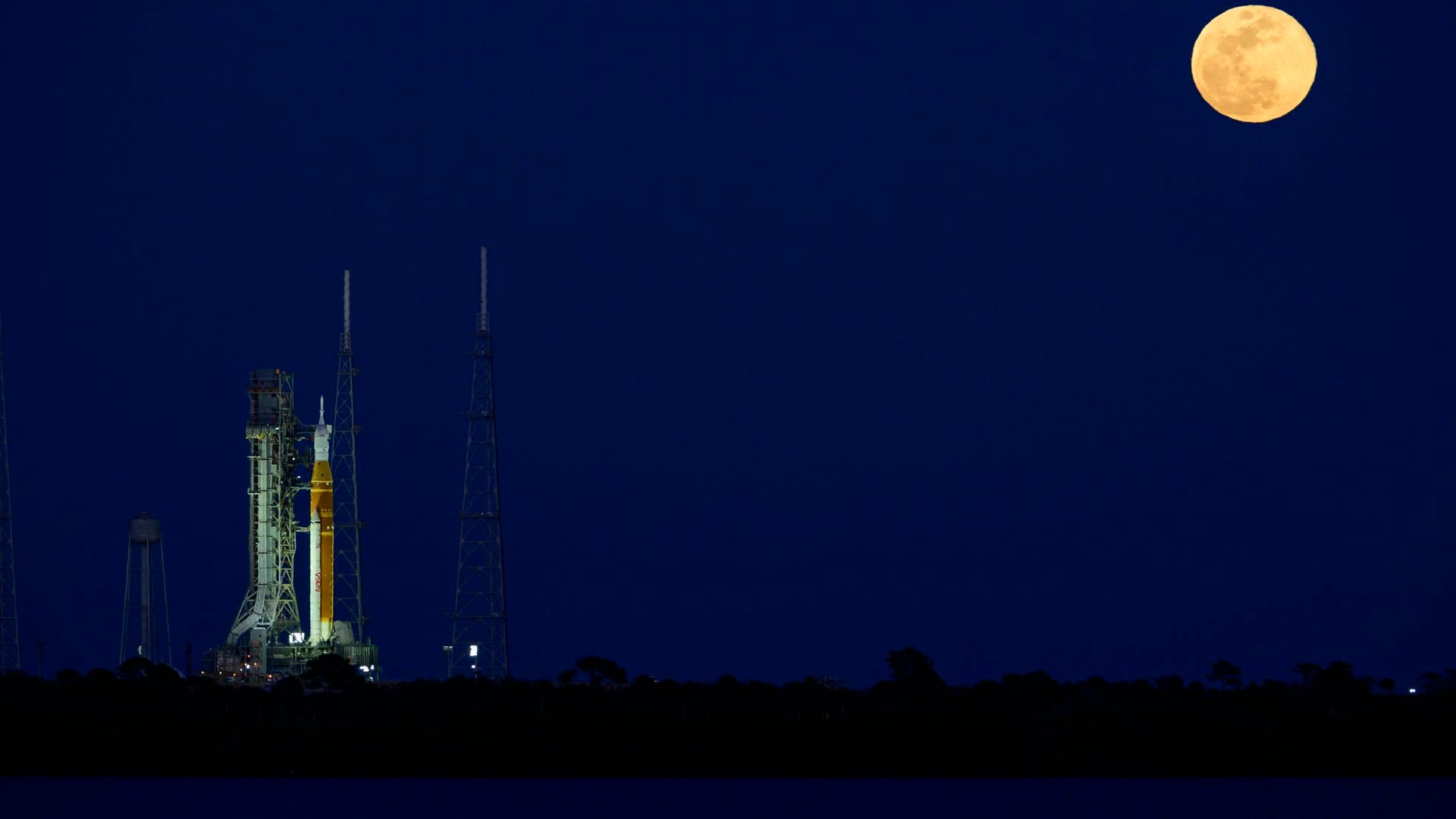 La NASA pospone hasta marzo el viaje a la Luna