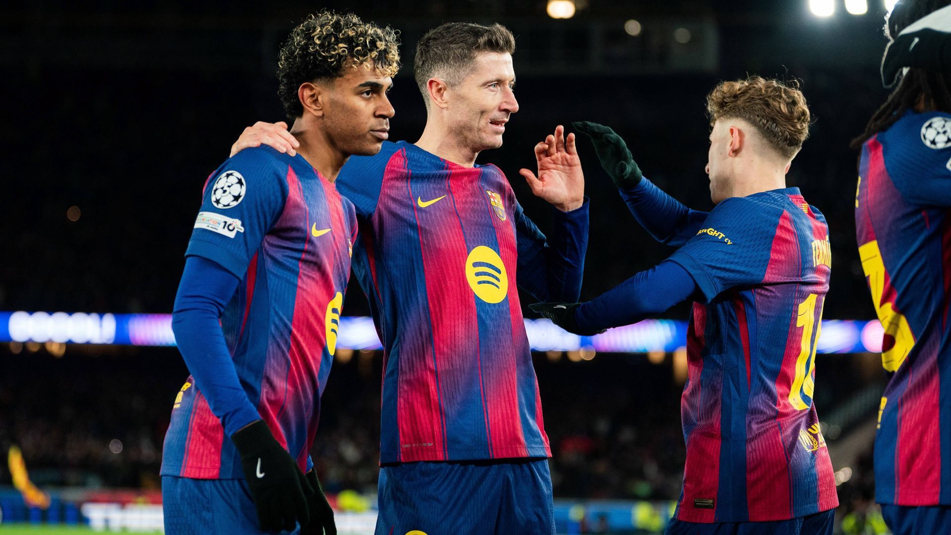 Los jugadores del Barça celebrando en el Camp Nou