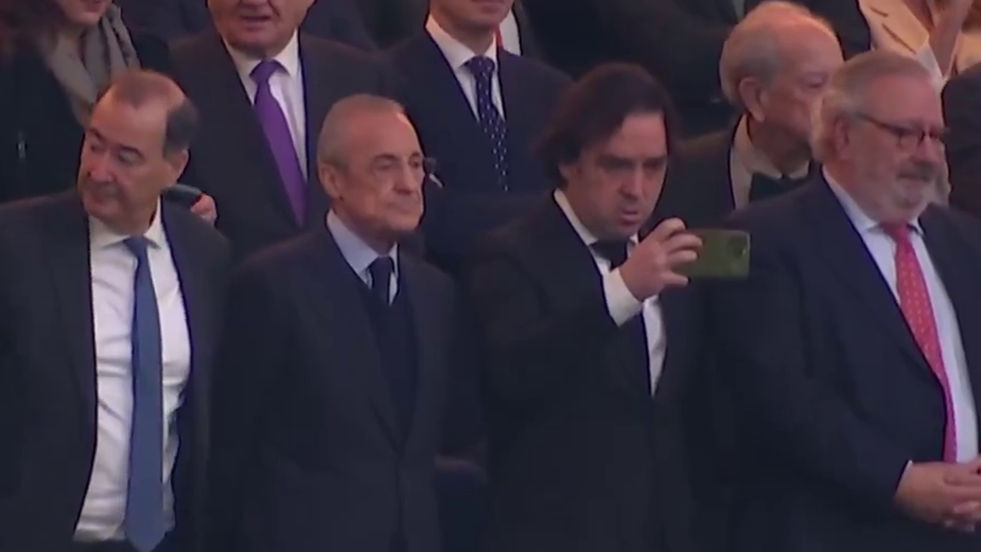 Martín Presa sacando fotos al Bernabéu Martín Presa sacando fotos al Bernabéu