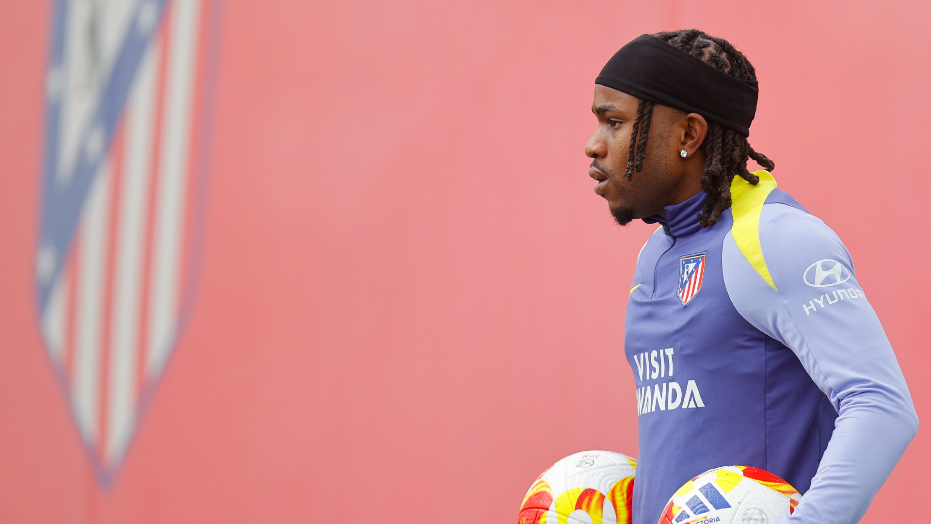 Lookman, en un entrenamiento con el Atlético