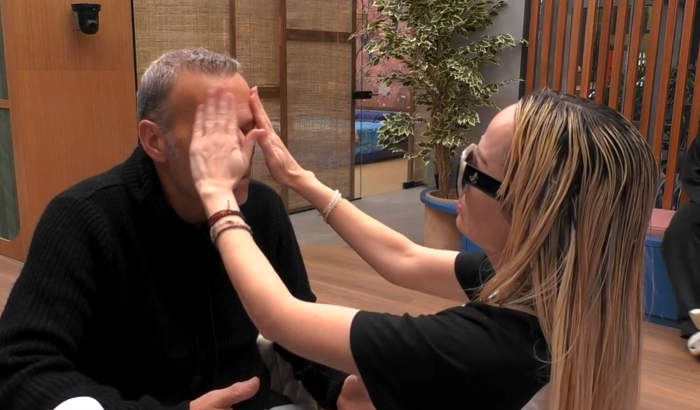 Sesión de belleza entre Sonia y Carlos