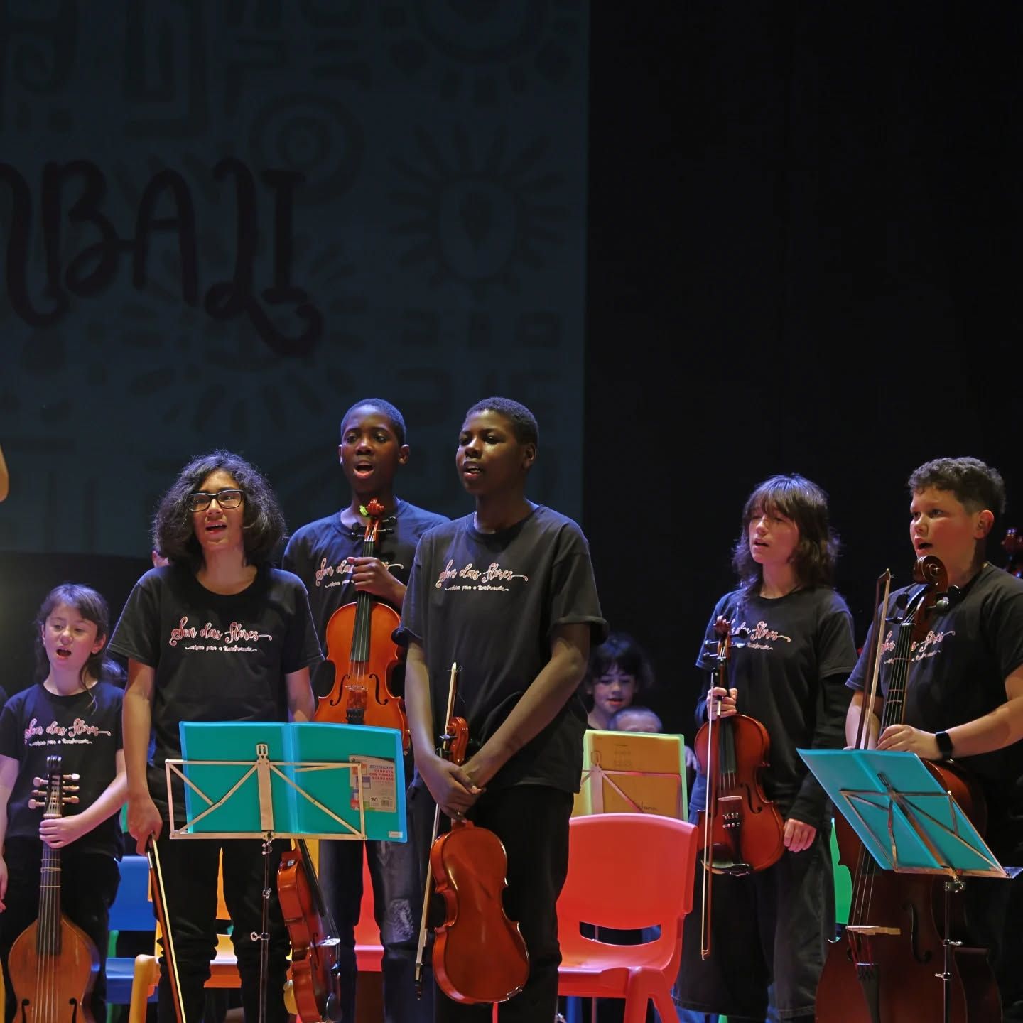Una de las actuaciones de la Orquesta O Son das Flores en Vigo
