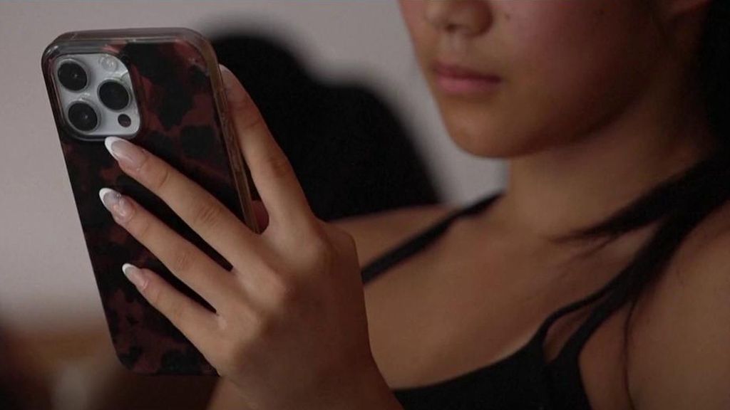 Así afectan las redes sociales al cerebro de los adolescentes: "La ansiedad, la depresión y el riesgo suicida se ven multiplicados"